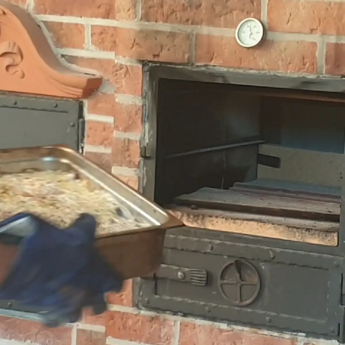 Agyaglap alátét fatüzelésű kemencében az alsó hő finomabb tompításához